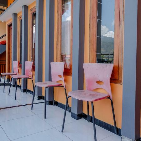Oyo 1351 Tanggulasi Resto & Residence Syariah Magetan 外观 照片
