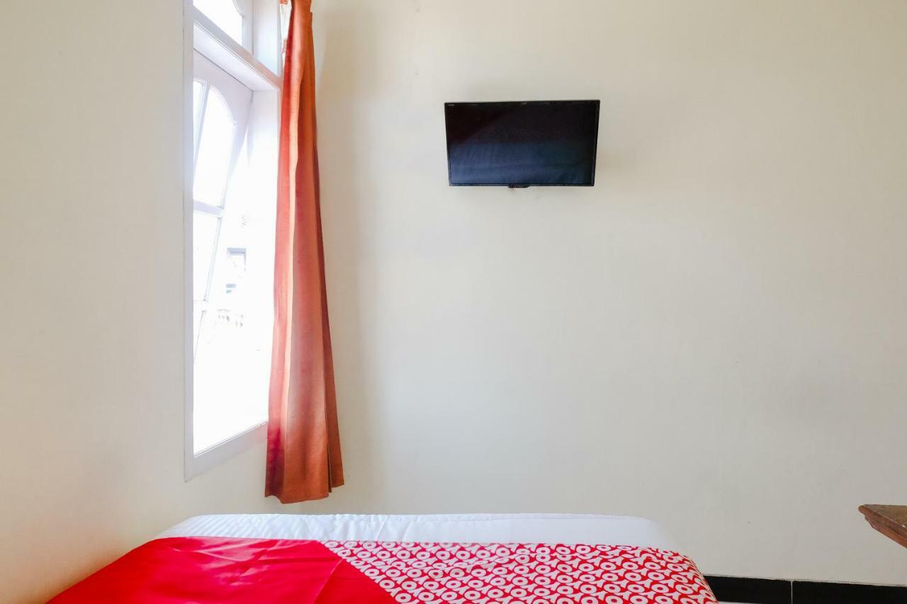 Oyo 1351 Tanggulasi Resto & Residence Syariah Magetan 外观 照片
