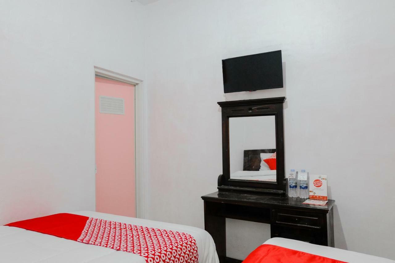 Oyo 1351 Tanggulasi Resto & Residence Syariah Magetan 外观 照片