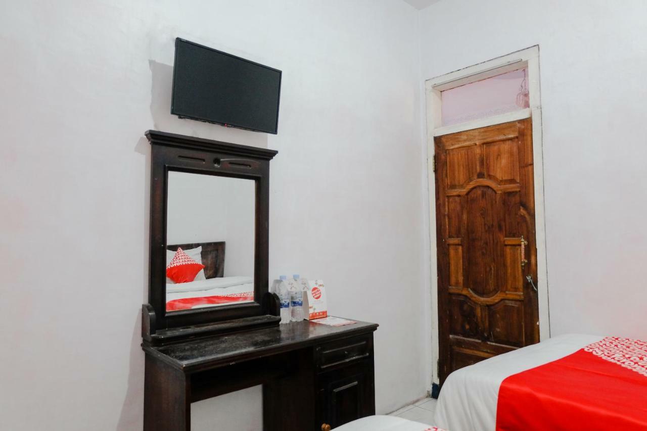 Oyo 1351 Tanggulasi Resto & Residence Syariah Magetan 外观 照片