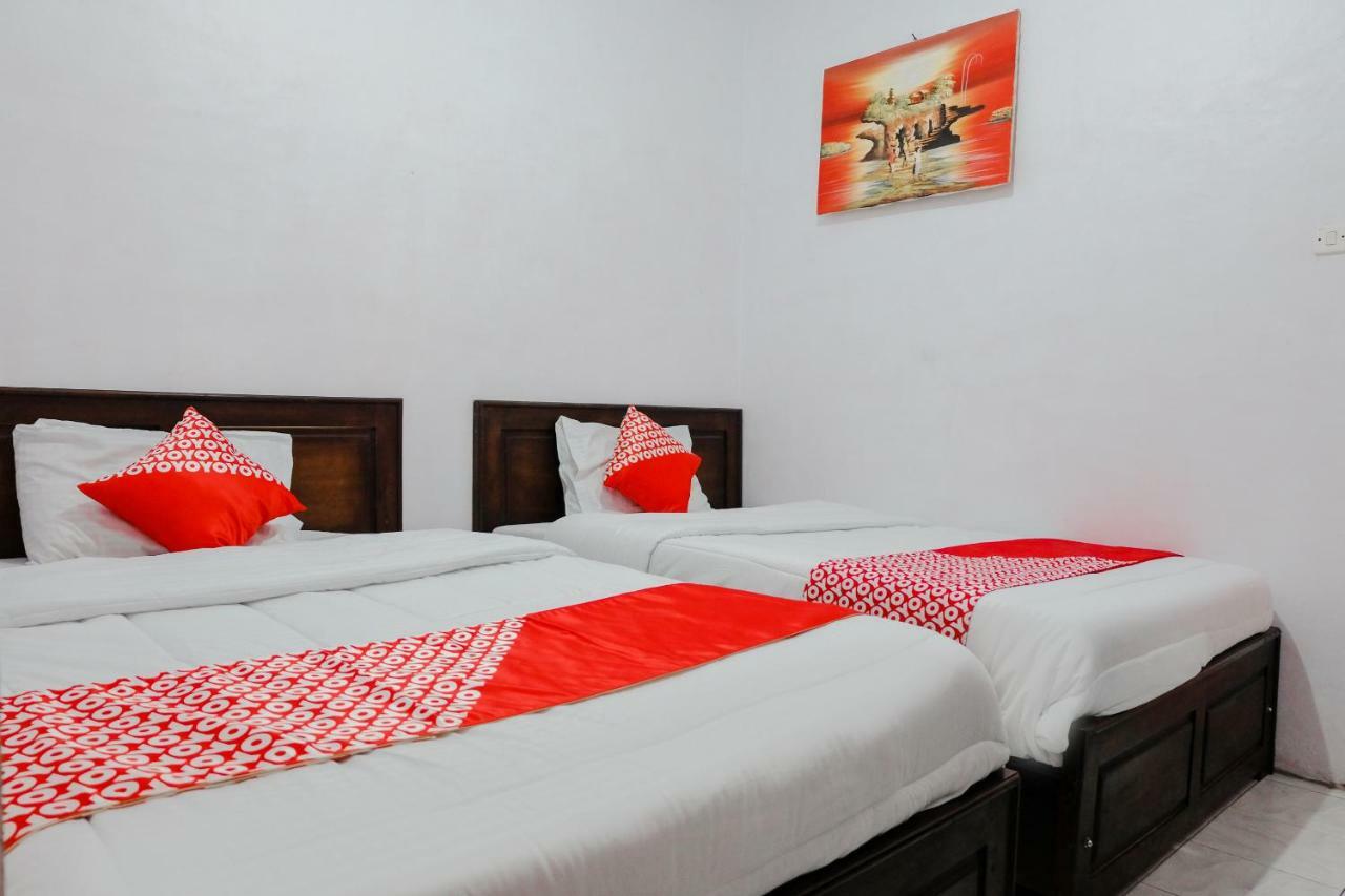 Oyo 1351 Tanggulasi Resto & Residence Syariah Magetan 外观 照片