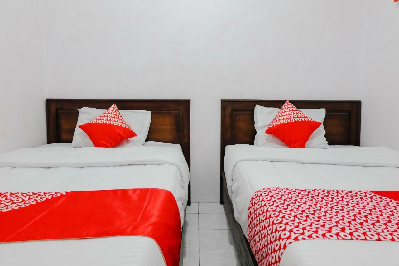 Oyo 1351 Tanggulasi Resto & Residence Syariah Magetan 外观 照片